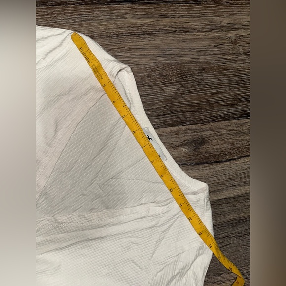 Hollister Co. Women's White Ribbed Wrap Around Tie Crop Top Size Medium - Picture 5 of 8